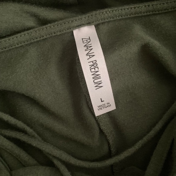 ❤️$5 BUNDLE SALE Zenana strappy tee - Picture 7 of 8